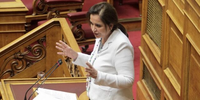 Σύγκληση Συμβουλίου Πολιτικών Αρχηγών ζητά η Μπακογιάννη