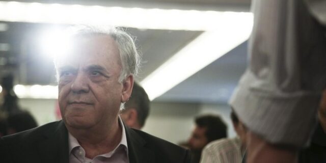 Δραγασάκης: Ούτε δεχόμαστε τελεσίγραφα, ούτε υποκύπτουμε σε εκβιασμούς