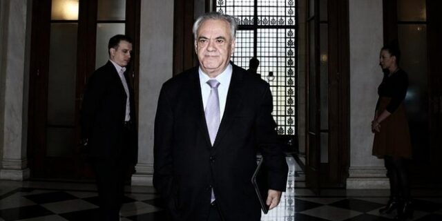 Κορυφώνεται η διαπραγμάτευση. Ευρεία σύσκεψη στο Μαξίμου