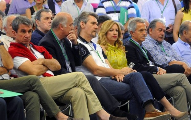 Άνοιξαν οι κάλπες για την εκλογή προέδρου στο ΠΑΣΟΚ