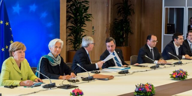 Τα μέτρα – σοκ της κυβέρνησης. Βαρύς πέφτει ο πέλεκυς για νοικοκυριά και επιχειρήσεις