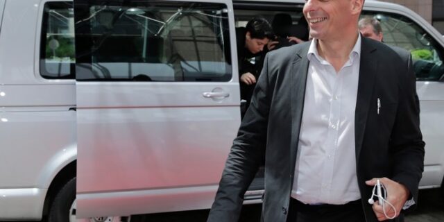 Βαρουφάκης: Θα παρουσιάσουμε τις ιδέες της ελληνικής κυβέρνησης