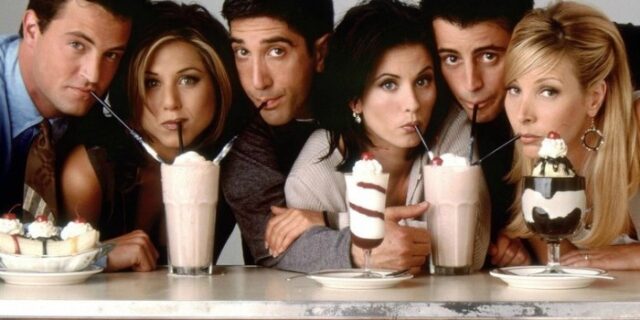 Μηχανή του Χρόνου: Ο Τζόι με τη Μόνικα ήταν εραστές και ο Τσάντλερ γκέι. Το σενάριο από ‘Τα Φιλαράκια’ που δεν θα δούμε ποτέ