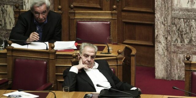 Φλαμπουράρης: Δεν υπήρχε εναλλακτική λύση αλλά δεν θα γίνουμε ΠΑΣΟΚ
