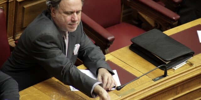 Κατρούγκαλος: Ισοδύναμα μέτρα για να μη μειωθούν κατώτατες συντάξεις και ΕΚΑΣ