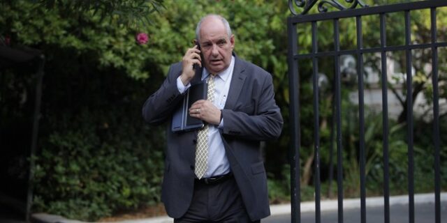 Κουίκ: Ζητά από το ΔΝΤ τα ονόματα των Ελλήνων δημοσιογράφων, που εκπαίδευσαν