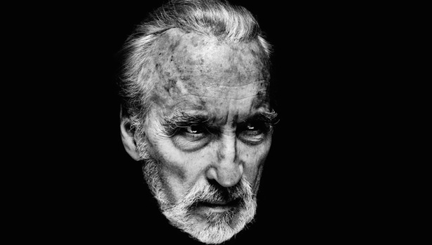 Πόσους λόγους χρειάζεστε για να πιστέψετε ότι ο Christopher Lee είναι αθάνατος;