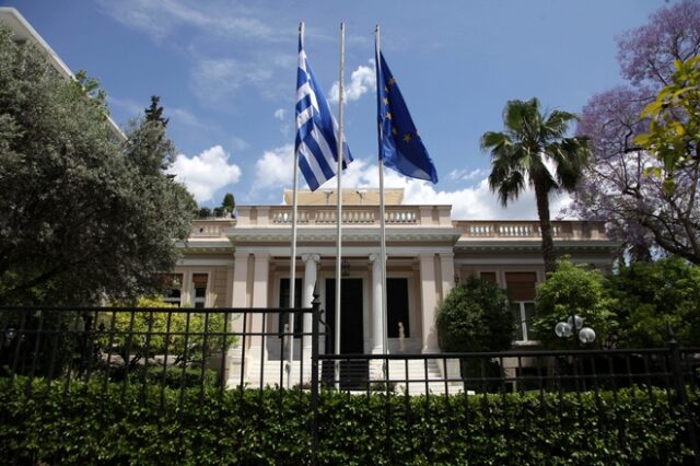 Σχέδιο τεχνητής φυγής κεφαλαίων καταγγέλλουν κυβερνητικές πηγές