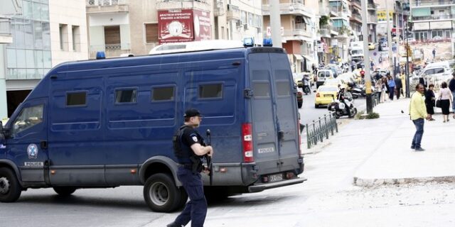 Σύλληψη 9 ατόμων στο Βόλο για συμμετοχή σε συμμορία εκβιαστών