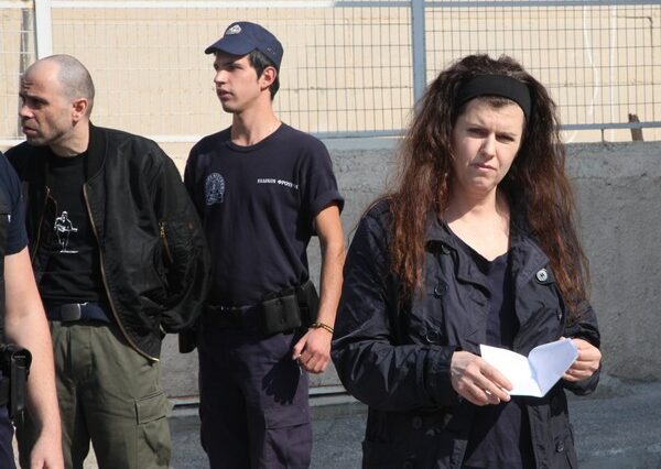 Κείμενο Πόλα Ρούπα: Η ελευθερία κατακτιέται μόνο με τα όπλα