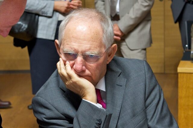Σόιμπλε: Η Ελλάδα θα παραμείνει στο ευρώ ακόμα κι αν οι Έλληνες ψηφίσουν “Όχι”