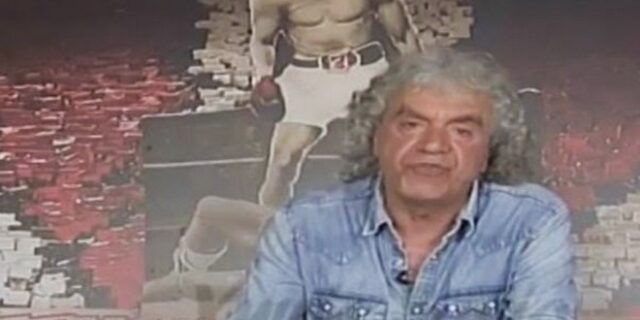 Χτύπησαν τον Τάκη Τσουκαλά και του πήραν την μπλούζα που φορούσε
