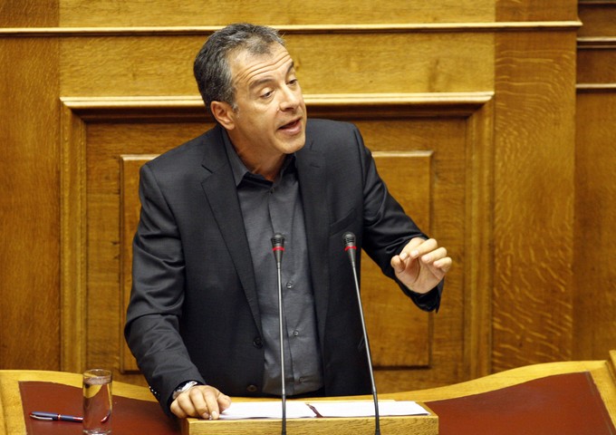 Θεοδωράκης: Δεν ζούσατε ποτέ από την εργασία σας, ζούσατε πάντα από τη μισθοδοσία του κόμματος