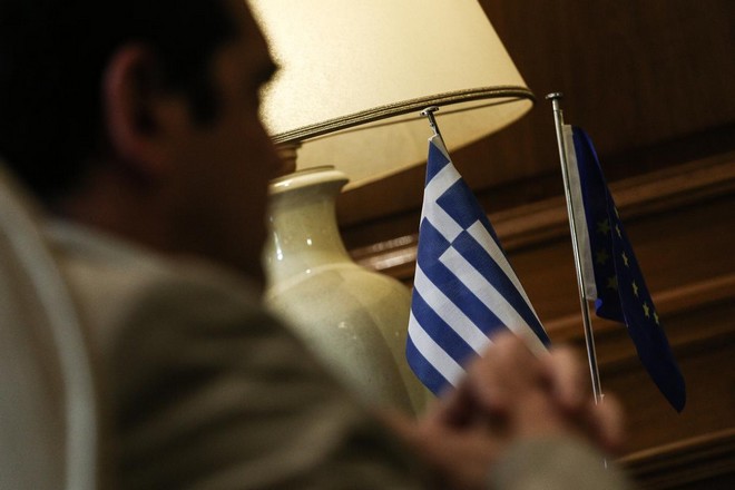 Handelsblatt: H τελευταία αναμέτρηση για τη διάσωση της Ελλάδας. Ο Τσίπρας εκπλήσσει τους πιστωτές με ένα σχέδιο μεταρρυθμίσεων