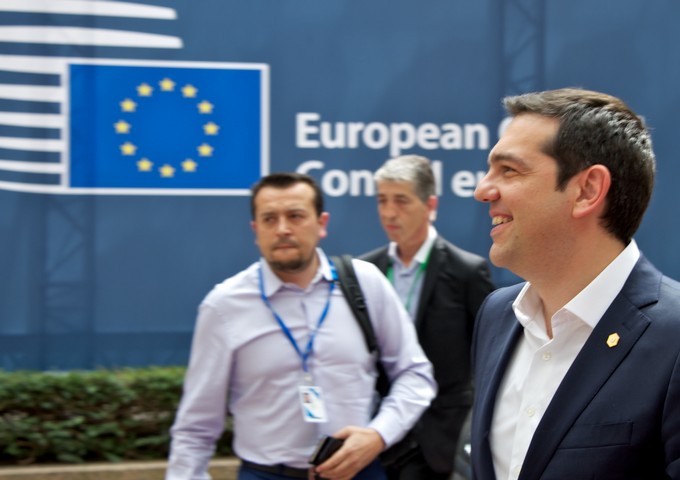 Μεγαλώνει, αντί να μικραίνει, η απόσταση Ελλάδας – δανειστών