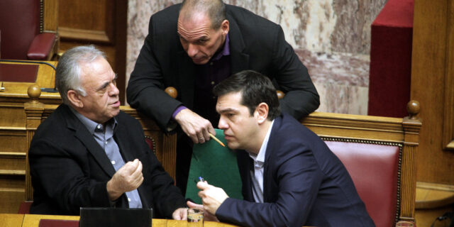 Συνεχείς συσκέψεις. Ο Αλέξης Τσίπρας σχεδιάζει τα επόμενα βήματα