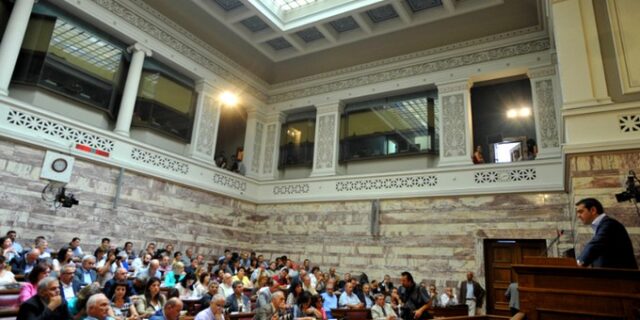 Έξοδος ή όχι από την ευρωζώνη; Oι ομιλίες στην ΚΟ του ΣΥΡΙΖΑ