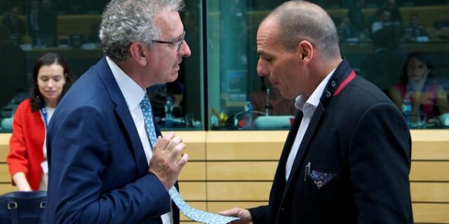 Βαρουφάκης: H κυβέρνηση κάνει συνεχώς υποχωρήσεις, οι θεσμοί κάνουν το αντίθετο