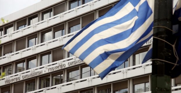 2011 – 2015: Μειωμένη έως 23% η μισθολογική δαπάνη σε Δημόσιο τομέα και Κεντρική Διοίκηση του Κράτους