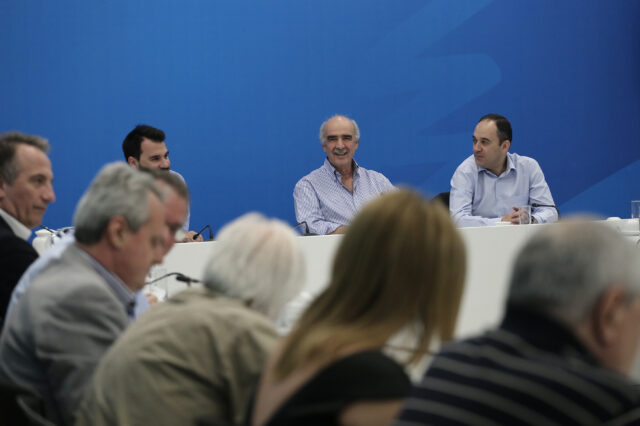 Η ΝΔ επιστρέφει στη Ρηγίλλης και συζητά την ιδεολογική της ταυτότητα