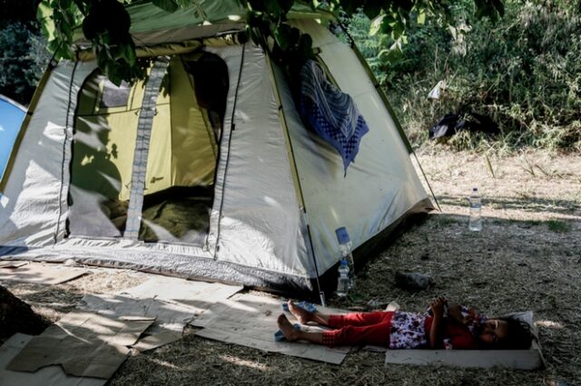 Επτά ανήλικοι μετανάστες από το Πεδίο του Άρεως μεταφέρθηκαν στο νοσοκομείο Παίδων Πεντέλης