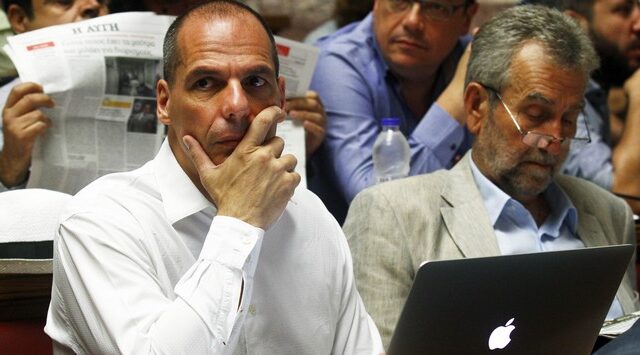 Βαρουφάκης: “Συνθήκη συνθηκολόγησης η συμφωνία”
