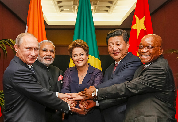 Άρχισε τη λειτουργία της η τράπεζα των BRICS