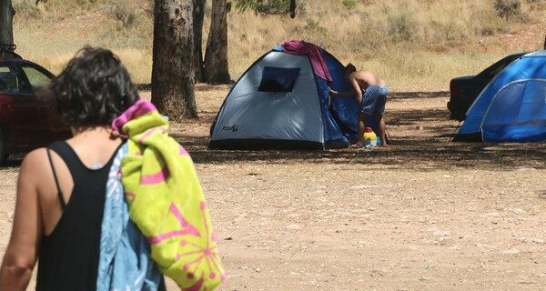 Άδεια τα κάμπινγκ, μόλις 30% η πληρότητα