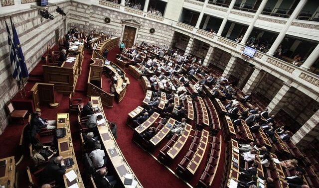 Γιατί τυπικά η κυβέρνηση δεν έχει χάσει τη δεδηλωμένη