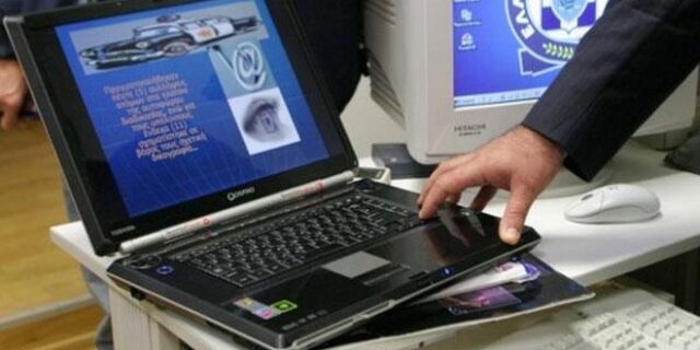 Την πρόλαβαν ενώ μόλις είχε καταπιεί μια χούφτα χάπια με αλκοόλ!