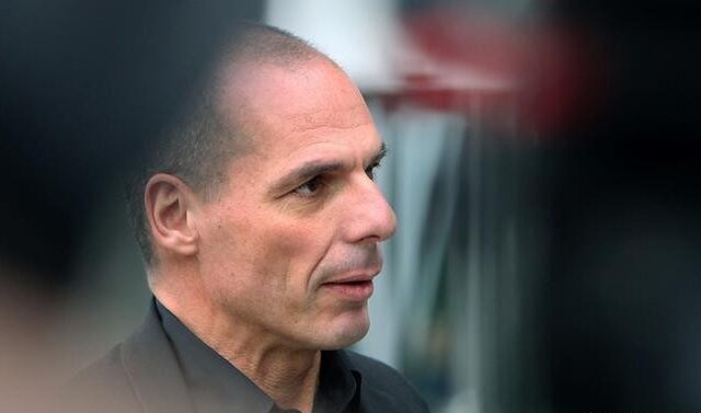 Βαρουφάκης: Η μητέρα μου ήταν μέλος ακροδεξιάς τρομοκρατικής οργάνωσης