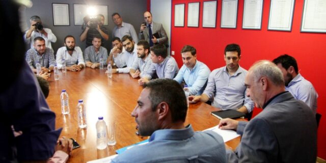 Ξεκάθαρη υποκλοπή των ΑΦΜ των πολιτών λέει η Ν.Δ. Επανεξετάζει τη στάση της στη Βουλή