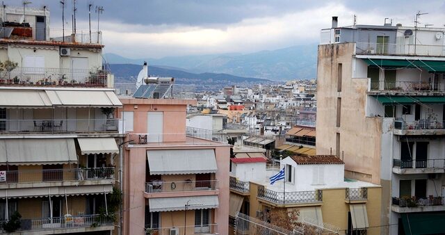 Αναστέλλονται έως 31 Ιουλίου πλειστηριασμοί, εξώσεις και κατασχέσεις