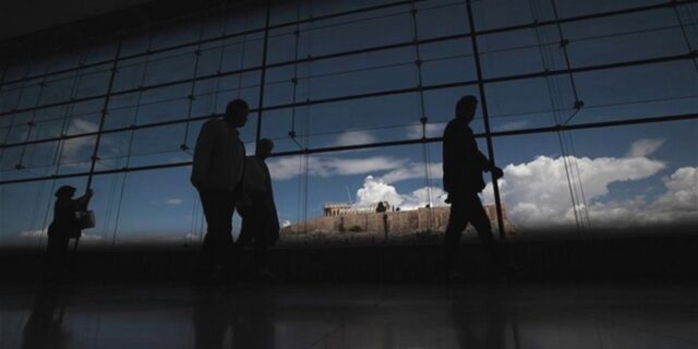Eurostat: Η ζωή τραβάει την ανηφόρα, το έλλειμμα την κατηφόρα