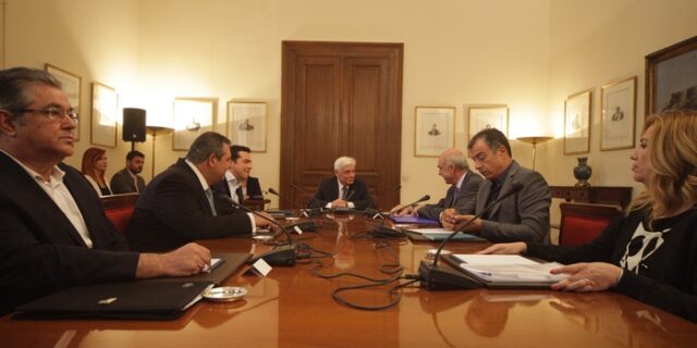 Νέα δημοσκόπηση: Προηγείται αλλά με ‘πεσμένα’ ποσοστά ο ΣΥΡΙΖΑ. Τρίτο “Το Ποτάμι”