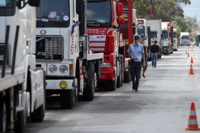 Ευρεία σύσκεψη στο ΥΠΟΙΚ για τα προβλήματα στις μεταφορές