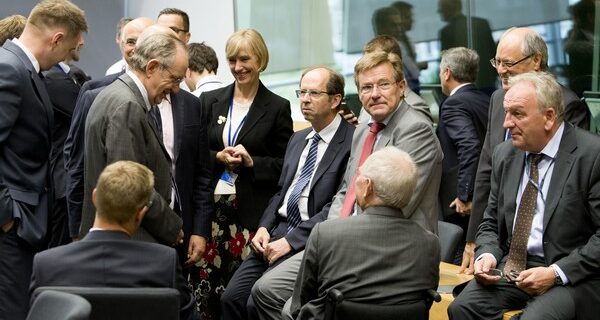 Το αίτημα της Ελλάδας για παροχή βοήθειας από τον ESM αναμένει το Eurogroup