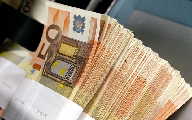 Πλήρωναν εστιατόρια και μπαρ με πλαστά χαρτονομίσματα