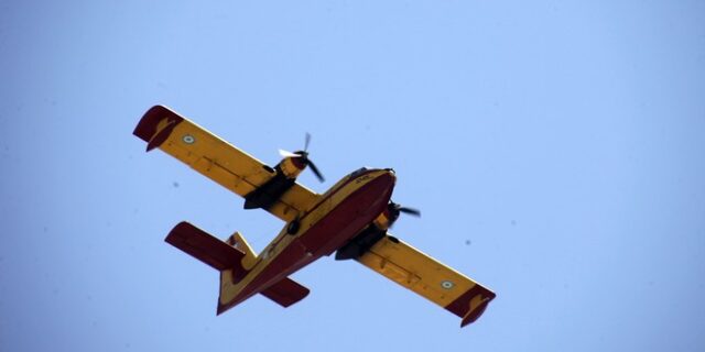 Νέο μέτωπο φωτιάς στη Μαλακάσα. Εκκενώνονται τρεις παιδικές κατασκηνώσεις
