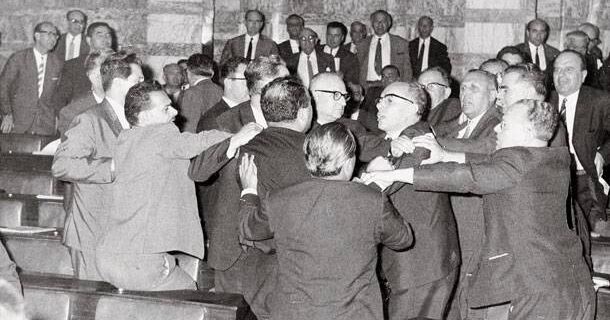 15 Ιουλίου 1965: Πενήντα χρόνια από την αποστασία