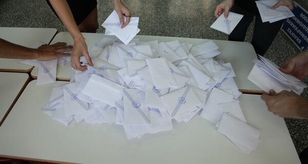 Δημοψήφισμα: Τα αποτελέσματα στις 13 περιφέρειες της χώρας