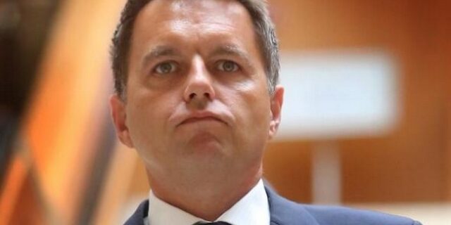Πήτερ Καζιμίρ: Χάσμα εμπιστοσύνης απέναντι στην ελληνική κυβέρνηση