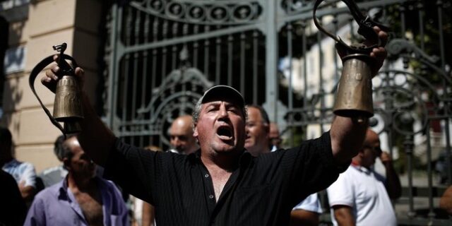 Αγρότες και κτηνοτρόφοι προειδοποιούν για κινητοποιήσεις με αφορμή τη συμφωνία