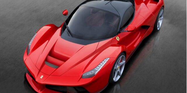 Ο …ιός Τakata χτύπησε και τη Ferrari που ανακαλεί 2.600 supercars.