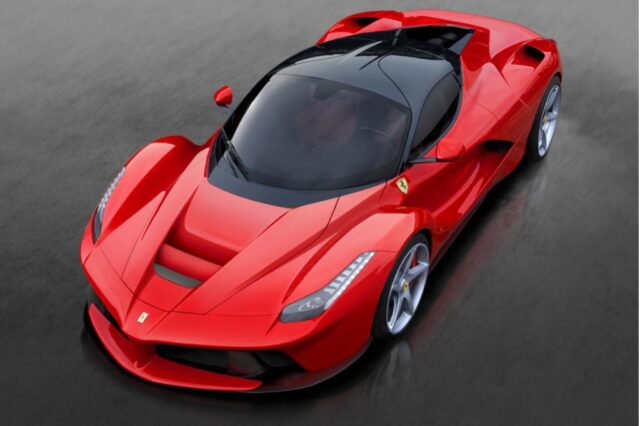 Ο …ιός Τakata χτύπησε και τη Ferrari που ανακαλεί 2.600 supercars.