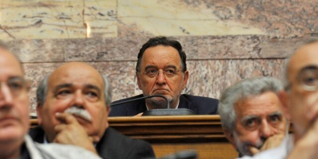Η στάση του Λαφαζάνη και της Πλατφόρμας απέναντι στα μέτρα