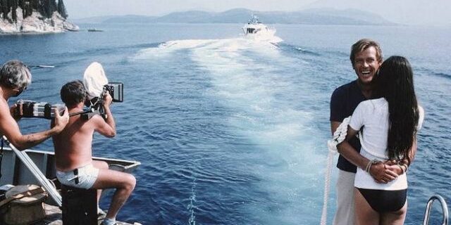 Μηχανή του Χρόνου: Η ταινία του Τζέιμς Μποντ στην Ελλάδα. Γιατί οι μοναχοί κάλυπταν με μουσαμάδες μοναστήρια