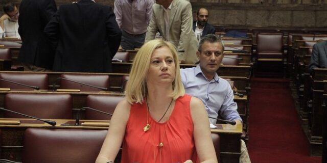 Ραχήλ Μακρή: ‘Όλα γίνονται για να φύγουν οι ενοχλητικοί και η Ζωή’