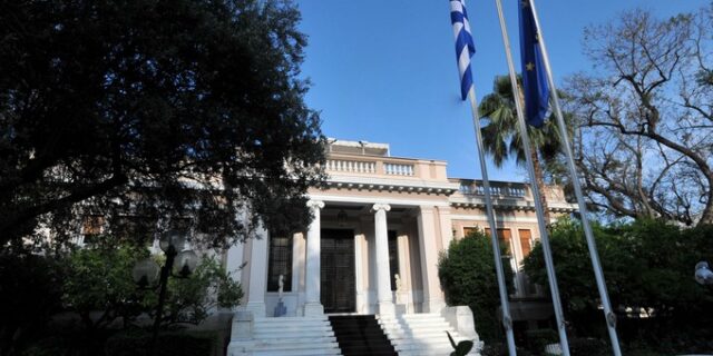 Τα σενάρια του ‘όχι’ και του ‘ναι’ εξετάζουν στο Μαξίμου