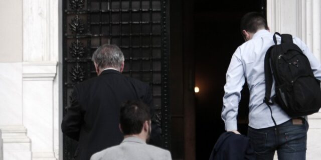 Δημιουργική ασάφεια ακόμα και την τελευταία στιγμή. Η κυβέρνηση διαψεύδει το ‘ναι σε όλα’